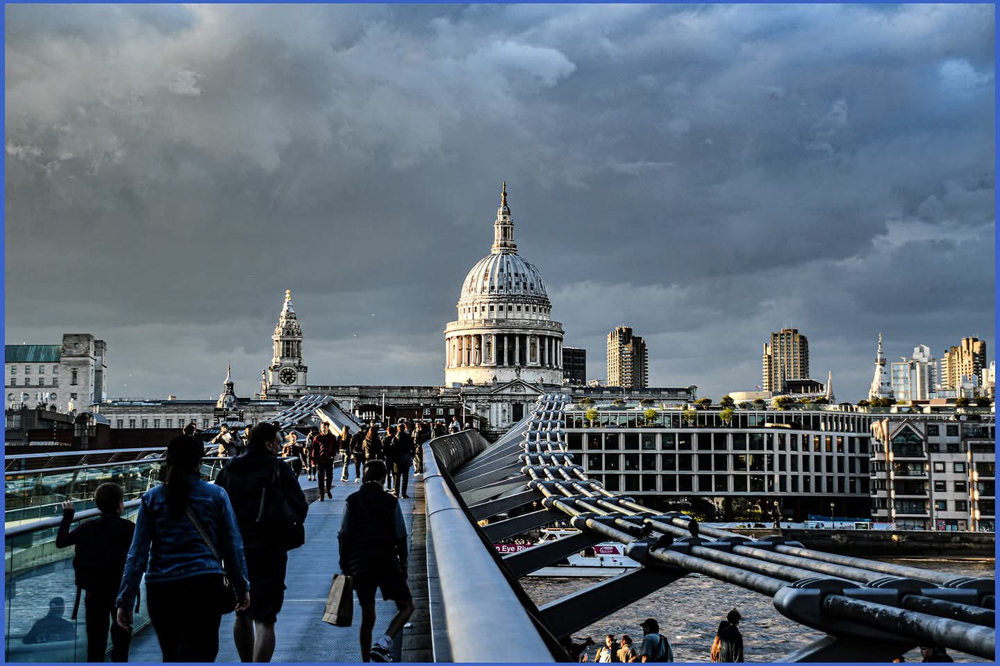 Leading Lines to St Pauls Cathedral 